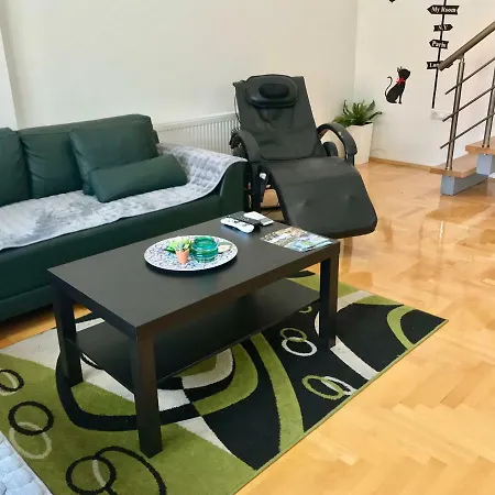 Regina's Luxury Апартаменти