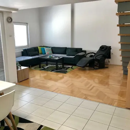 Апартаменти Regina's Luxury *