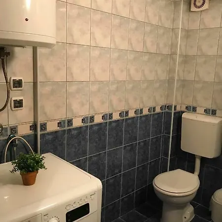 Regina's Luxury Скоп'є